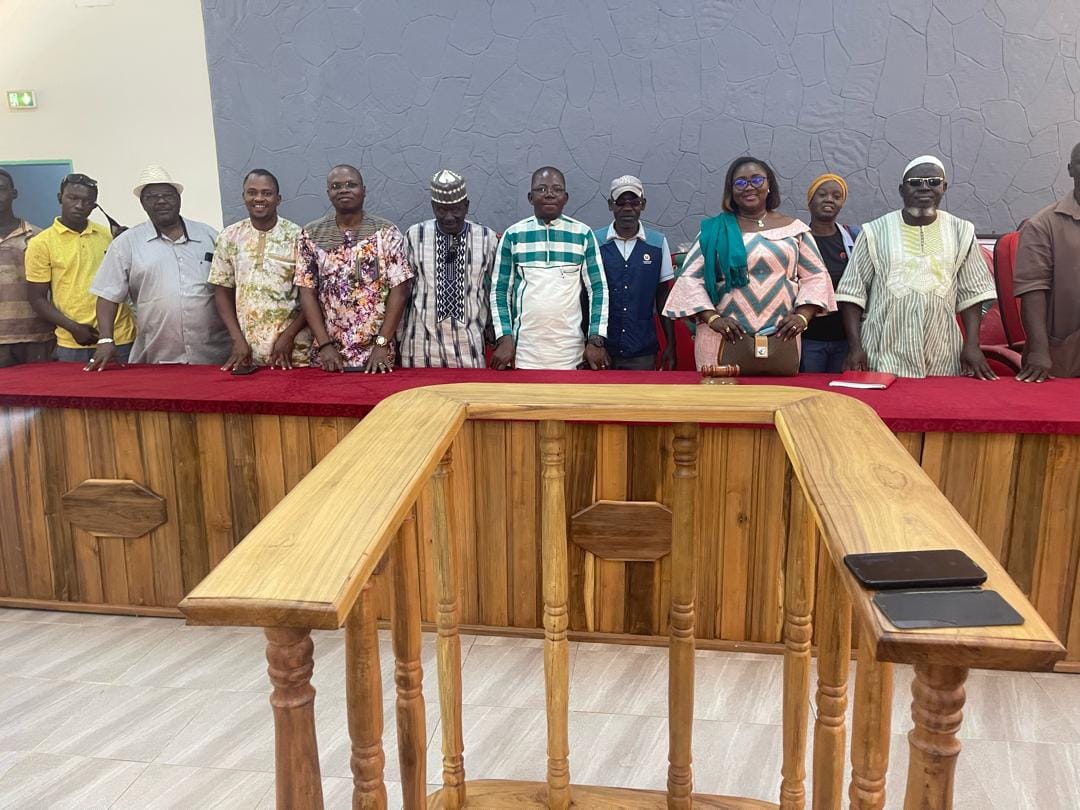 Visite de la salle d'audience du Palais de Justice de Bobo Dioulasso équipé par la CMA-BF